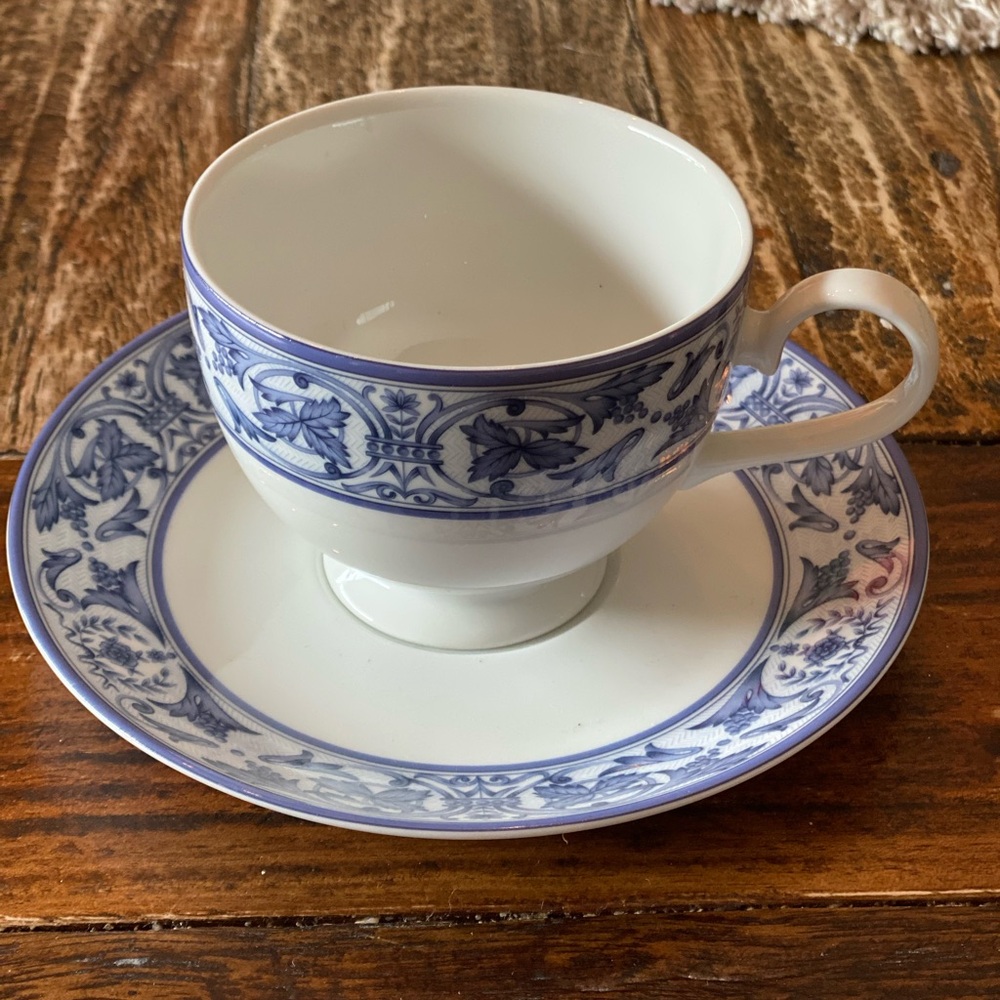 Mikasa Fine China Ashley Hall Tea Cup & Saucer Set